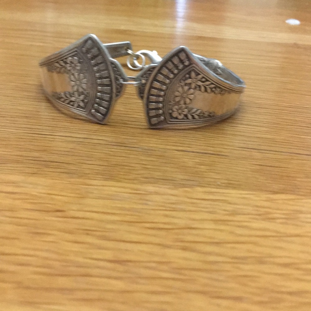 Silverware bracelet
